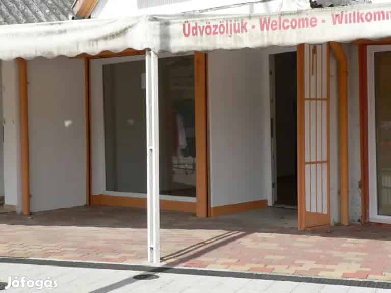 Eladó üzlethelyiség Hévíz központjában