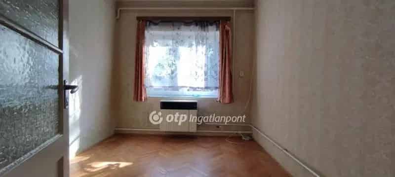 101 nm-es családi ház Decsen - 2+1 szoba, garázs, ólak