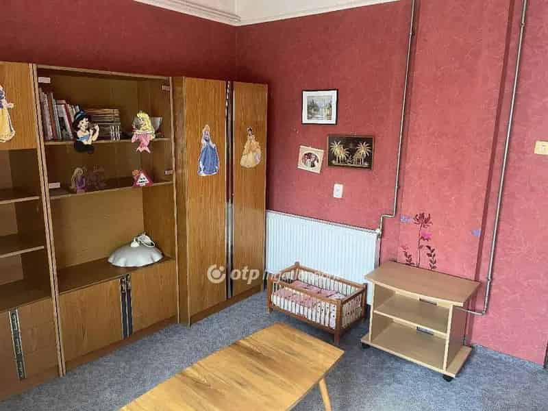 Abonyi 146 5 m2-es 2 szintes családi ház eladó