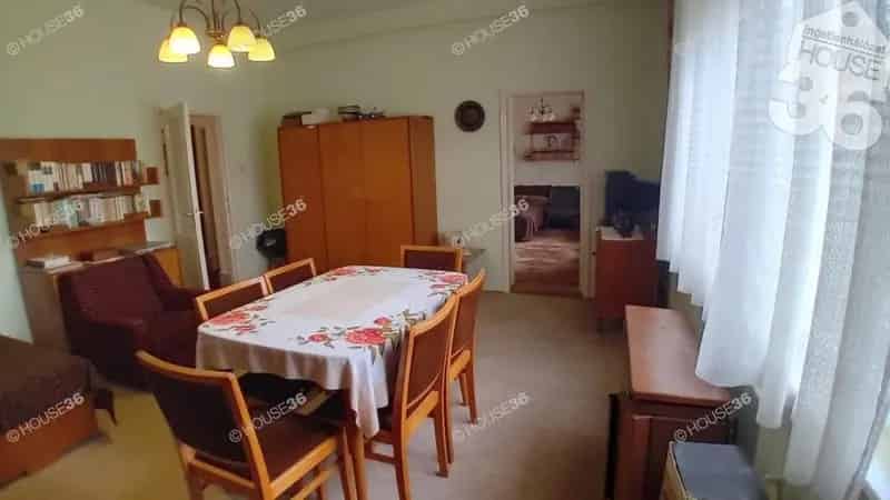 120 m2-es ház Lajosmizsén 678 m2-es telken eladó