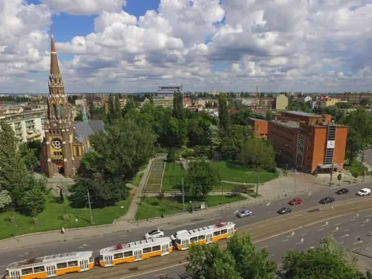 Angyalföld Bontandó Ház 681-997 nm Telekkel Intézményi Övezet
