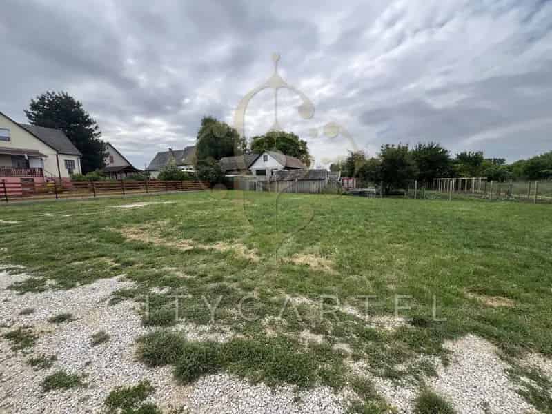 Balatonboglár építési telek eladó 713 m2