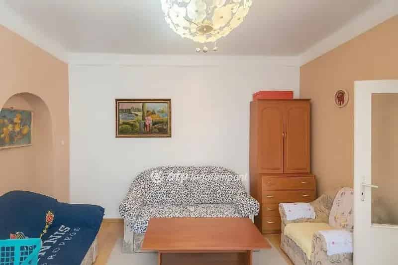 Soroksári Sorhazi Lakas Elado Sajat Kerttel es Mellek Epulettel