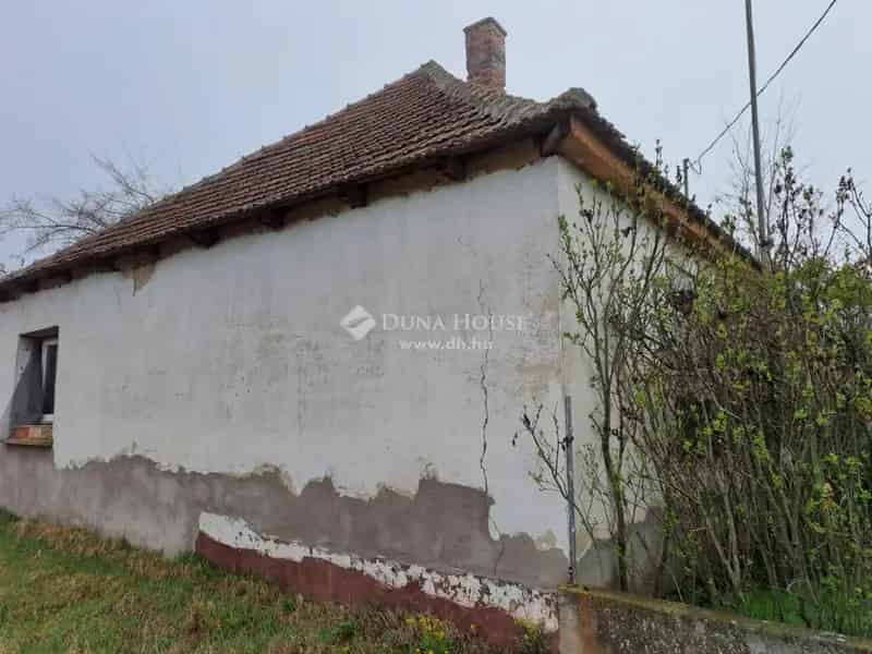 120m2-es családi ház Bács-Kiskunban 3347m2 telekkel