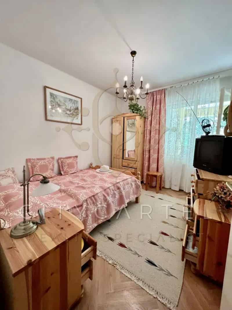 Balatonboglári családi ház eladó 736nm-es telken