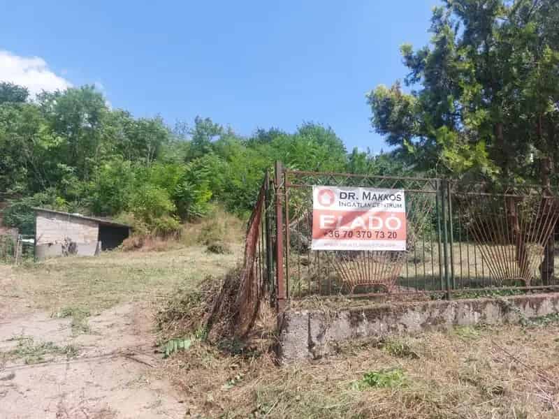 Kulcsi telek eladó - Dunaparti közelség - 899 m2 - közműves