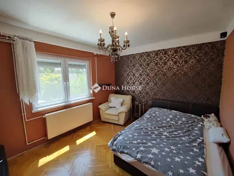 130 nm-es felújított ikerházfél Ganzkertvárosban