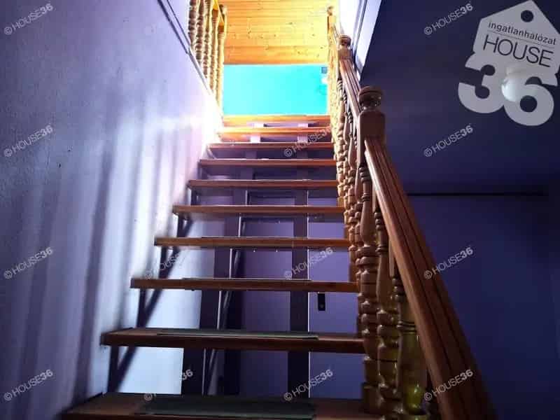 260 m2-es 4 szobás ház eladó Kiskunfélegyházán üzletnek vagy lakásnak