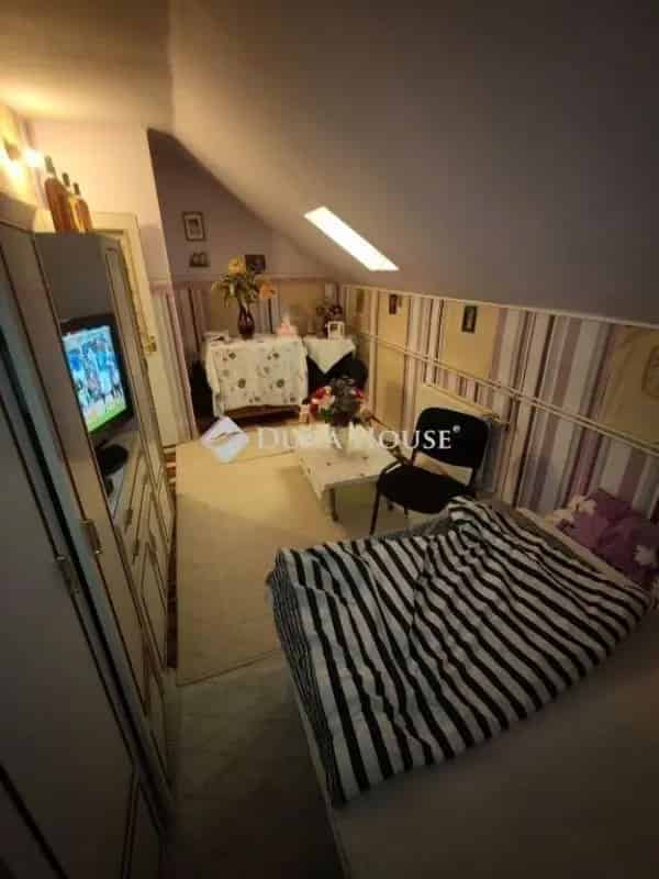 Szigetszentmiklósi 207 m2-es 3 szintes családi ház eladó