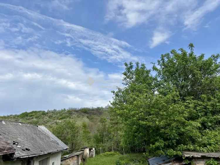 Eladó családi ház Lábatlanon - 85m² - 3000m² telek