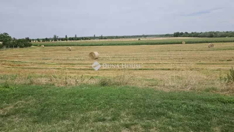 2500 m2 Építési Telek Iváncsán - Aszfaltos Utca Közművekkel