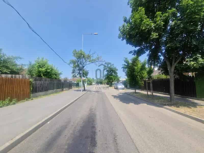 IX Kerulet 2 szobas kertkapcsolatos sorhaz Elado