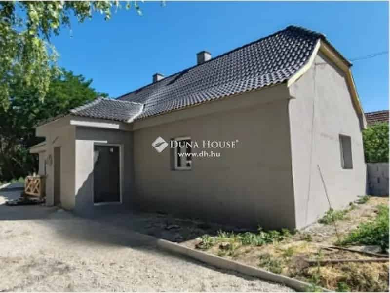 Ádándi családi ház eladó - 3 szoba, 2 fürdő, terasz, klíma