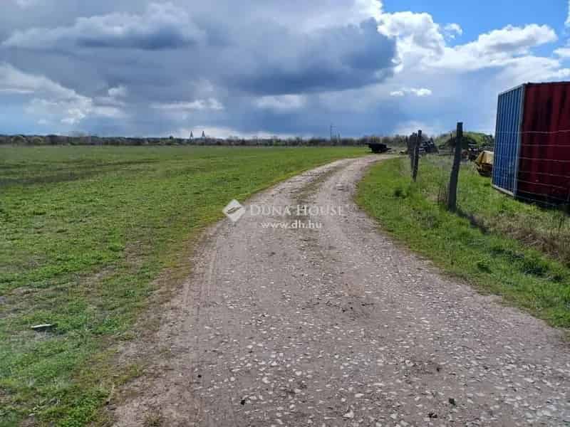 13 022 nm-es Szántó eladó Budakalász közelében