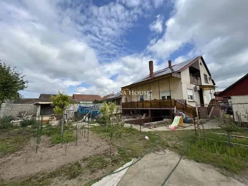 Tágas családi ház Újhartyánban - Több generációnak, vállalkozásnak