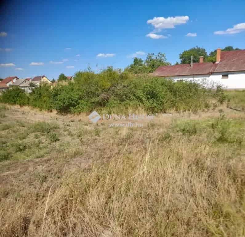 1374 nm-es építési telek eladó Derekházon