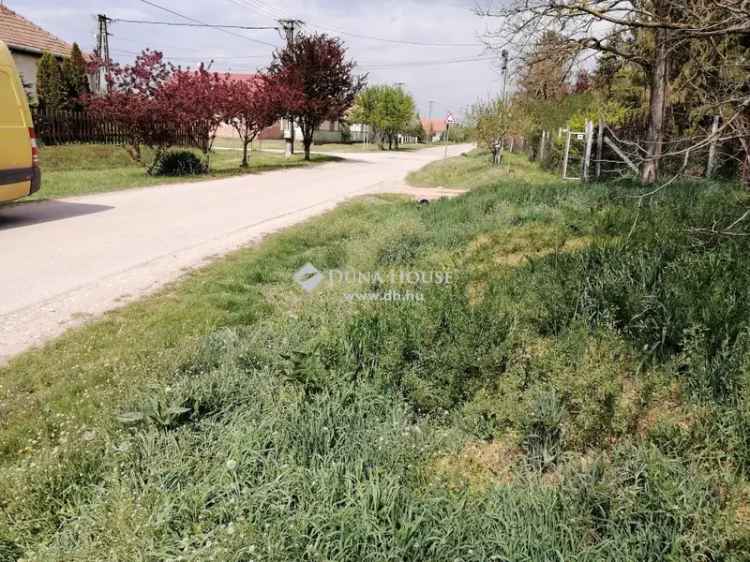 Telek Eladó in Baracska, Dunántúl