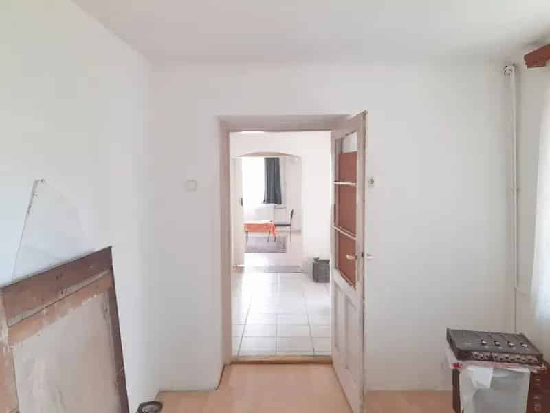 65 m2-es 2 szobás családi ház Érd Ófaluban