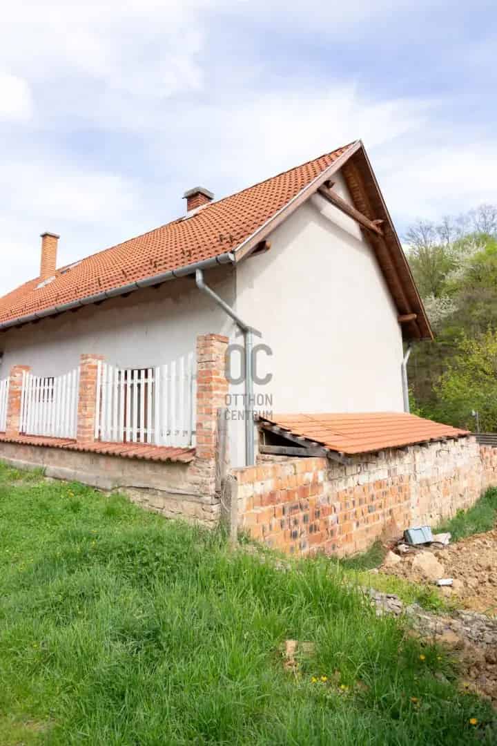 Mecsekben lévő ház Pécs és Komló közelében Fiatal pároknak és idősebbeknek
