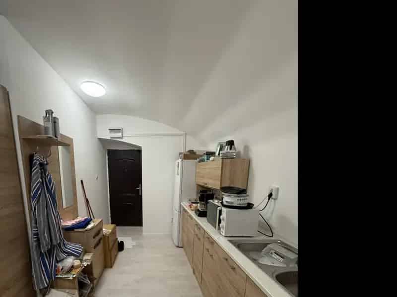 Felújított szuterén lakás eladó 10 kerület Szent László tér közelében