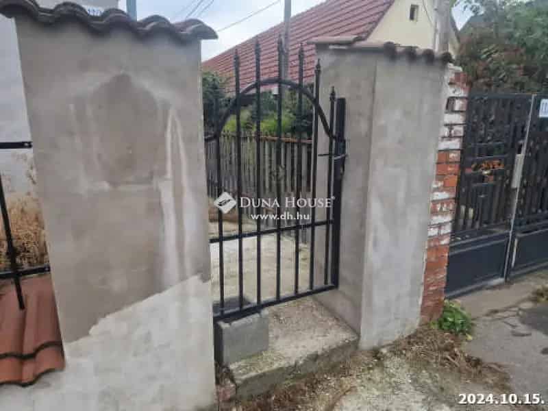 Gyálon eladó 127 m2-es 3 2 szobás ikerház jellegű társasház