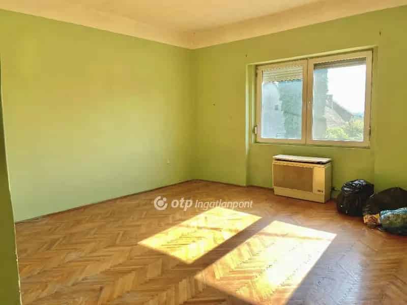 92 m2-es 3 szobás családi ház 3114 m2-es telken