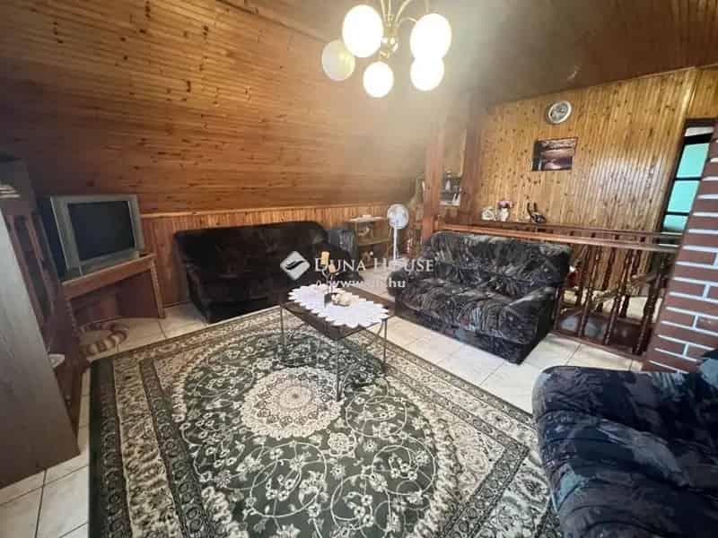 120 m2-es családi ház eladó Nemesvámoson 75 m2-es melléképülettel