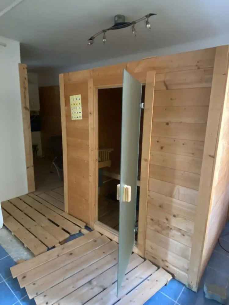 Debrecen Bihari kert 240 nm-es családi ház wellness házzal eladó