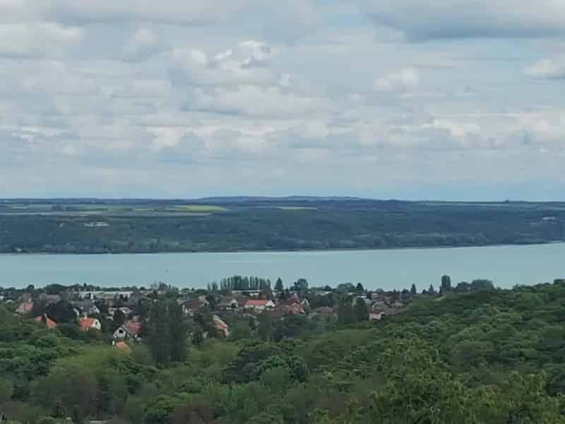 Balatoni panorámás telek eladó Szentkirályszabadján