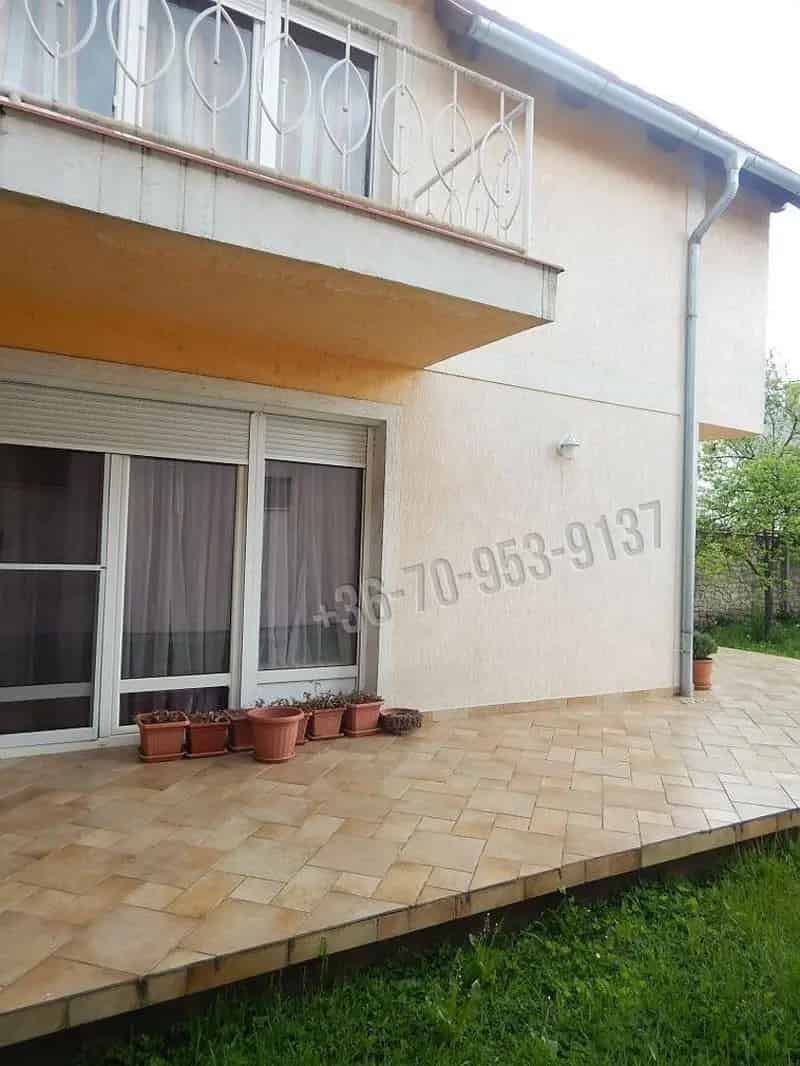 Tapolca Két Lakásos Családi Ház Eladó