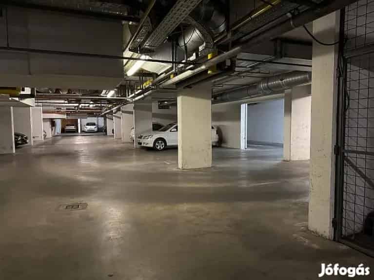 5 db egymás melletti parkolóhely eladó Budapest X kerületben