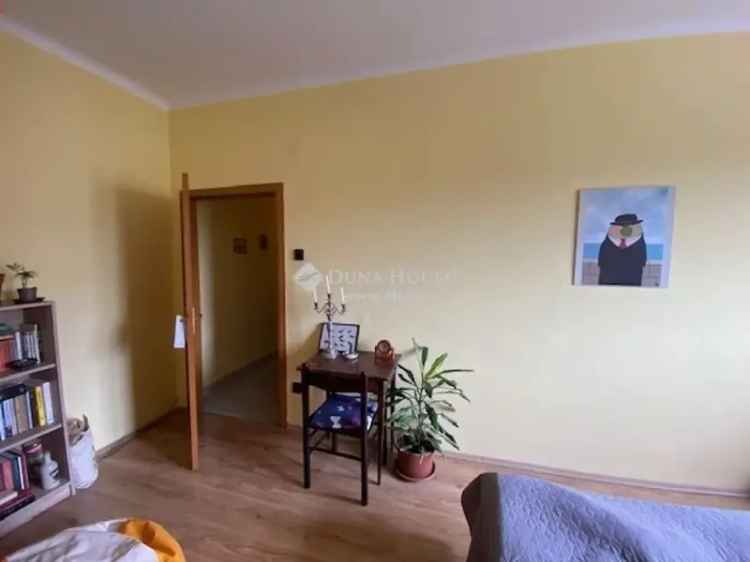 Pécs Zsolnay-domb 57nm-es 2 szobás tégla lakás terasszal