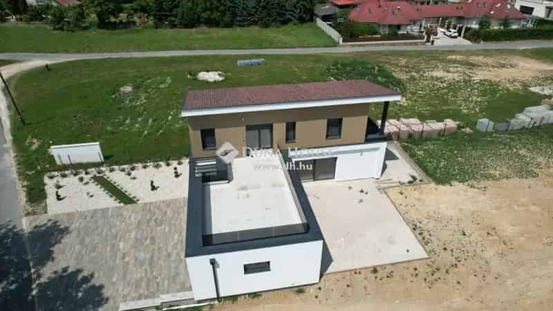 Balatoni panorámás családi házak Cserszegtomajon