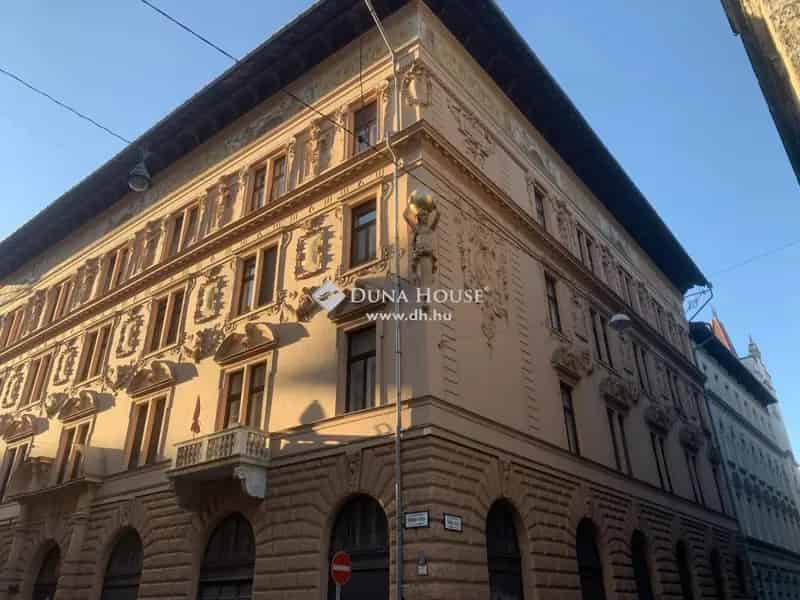 78 nm-es 3 szobás luxus lakás a Parlament közelében