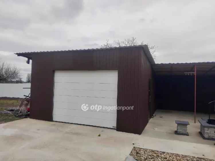 Hajdúhadházi családi ház eladó - 65 m2 - garázs - szigetelt