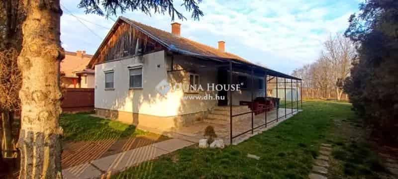 Sásdi családi ház eladó 1072 m2-es telken