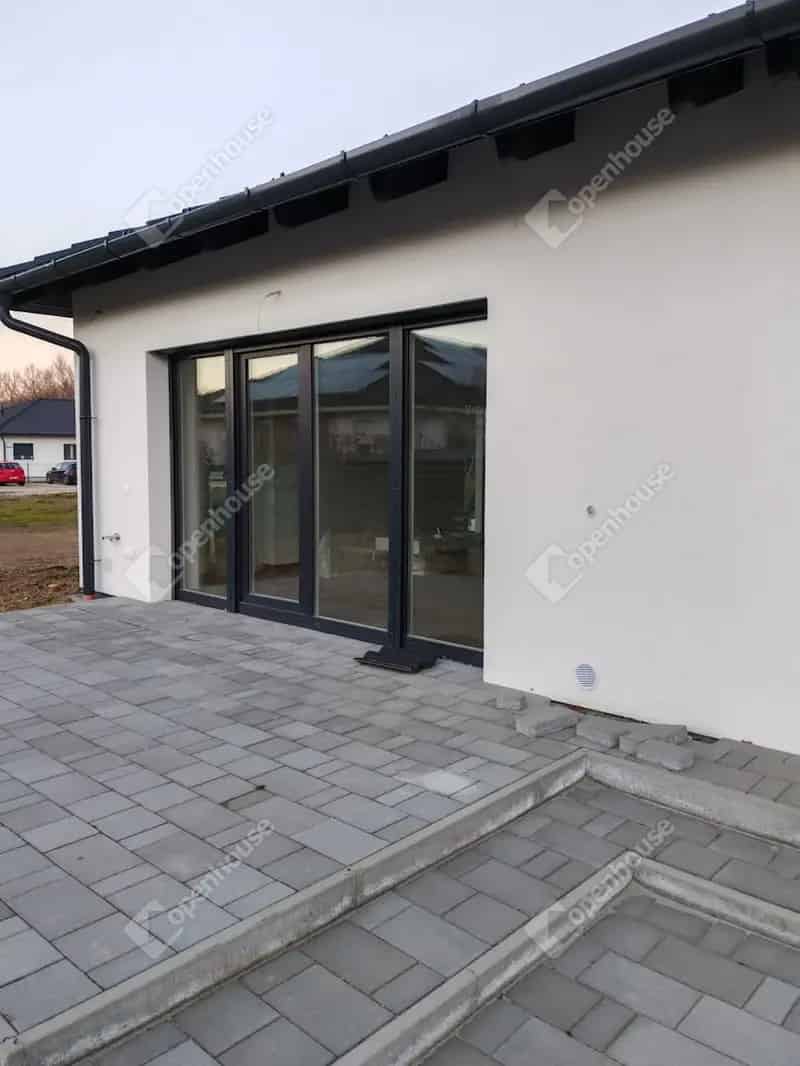 Sárvári családi ház eladó 70nm 2 szoba fedett terasz