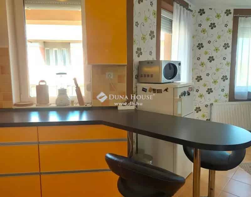 Balatonboglár 85 nm-es 3 hálószobás exkluzív lakás eladó