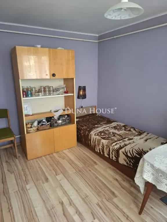 Tolna újtelep 177nm kétgenerációs ház eladó