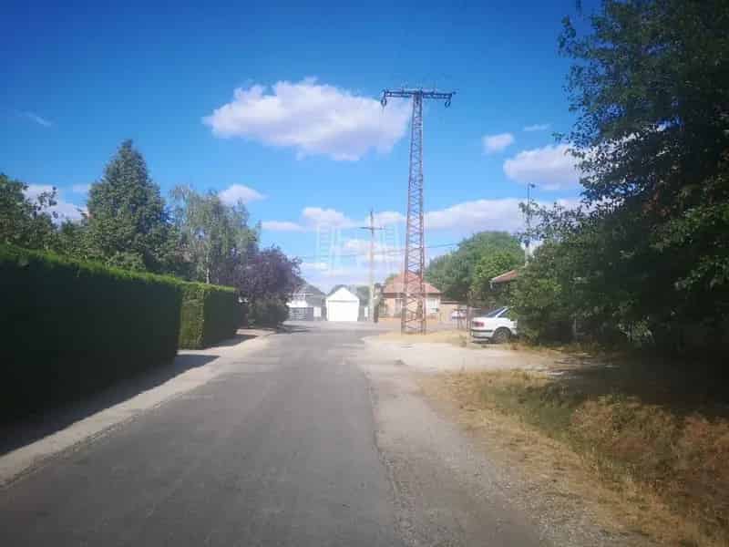 Dabasi Sarokteleki Komplex Ingatlan Eladó - Volt Pékséggel