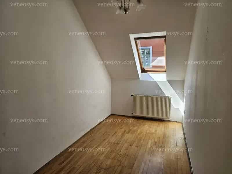 Egri belvárosi 2 szobás lakás eladó