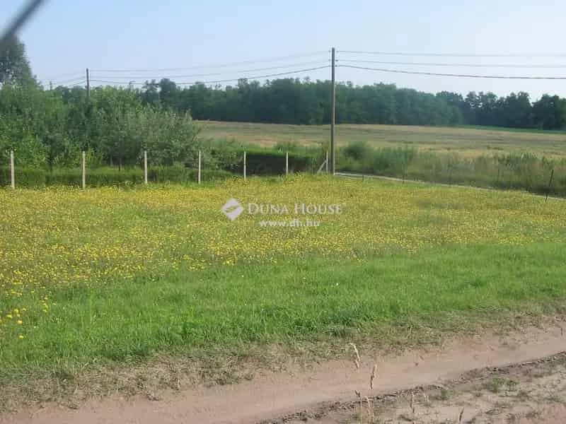 Kunpeszéri zártkerti telek eladó 891 m2