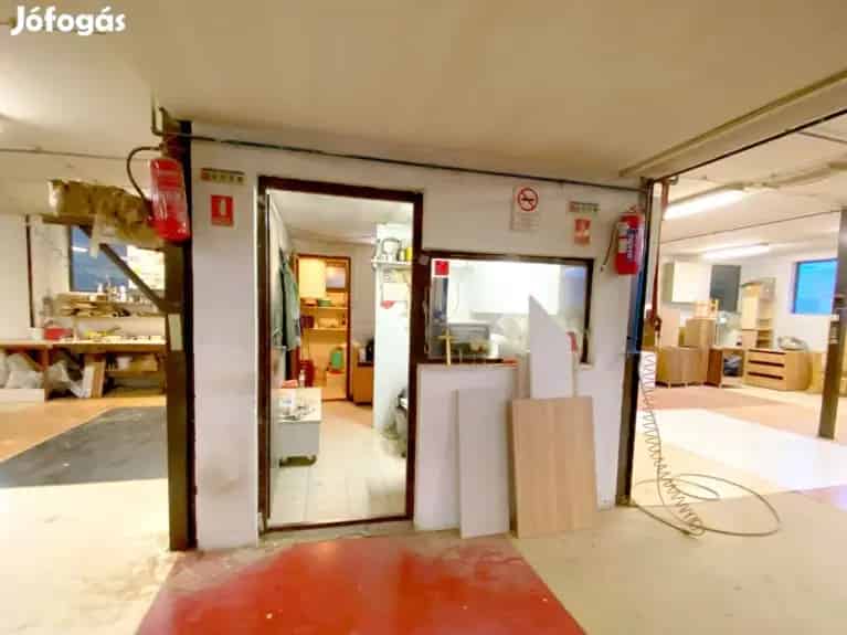 Pápai Ipari Ingatlan Eladó 1100 m2 Üzem Telephely