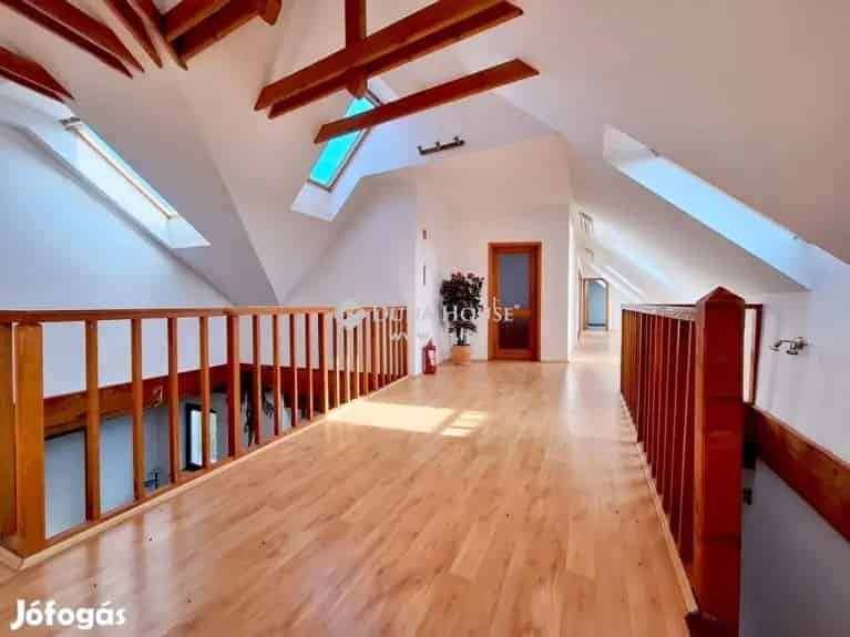 Irodaház Raktár Gyártócsarnok Eladó Győrben 3106 m2