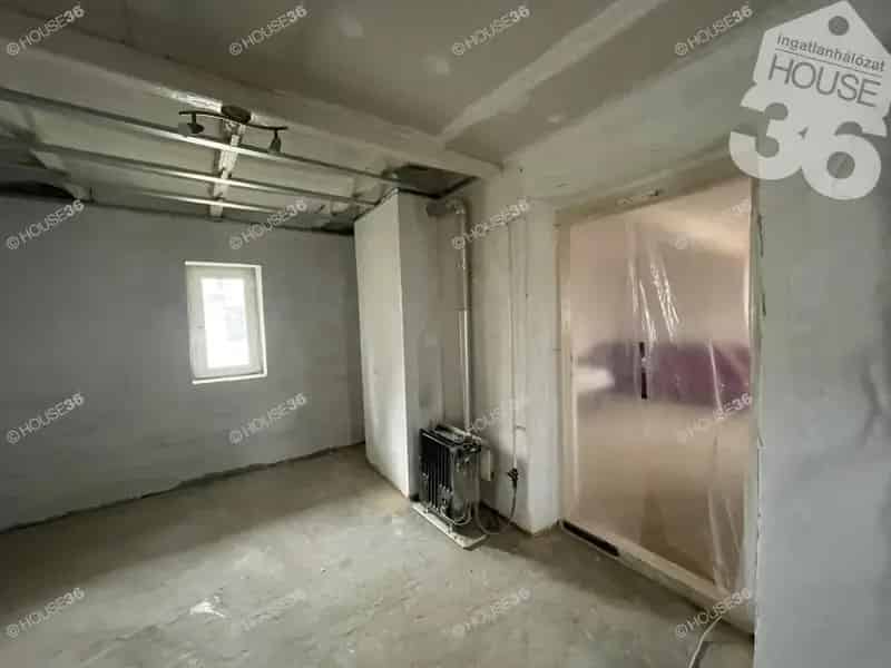 Kecskeméti családi ház 2688 m2-es kerttel eladó