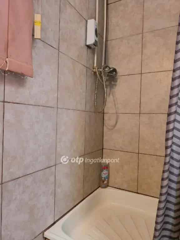 Szolnok közeli ház eladó 800 m2-es telekkel