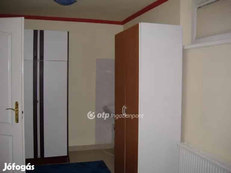 Eladó 110m2-es garázs-műhely Nyíregyházán