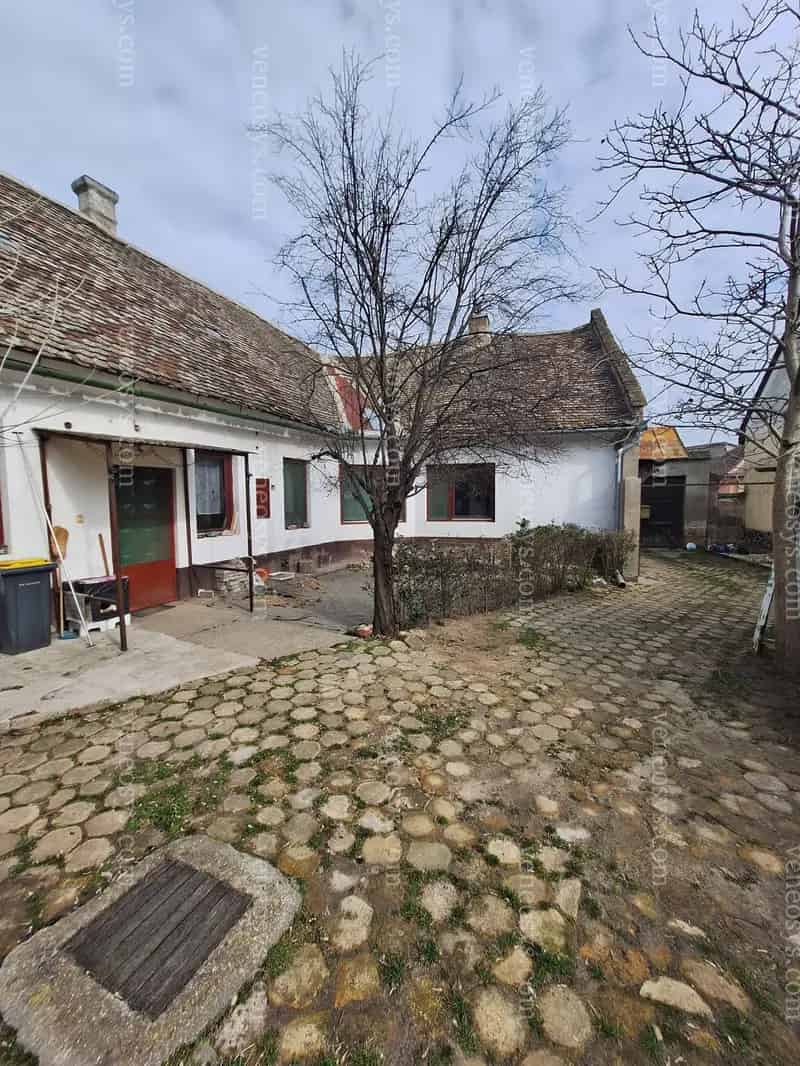 Baja Belvárosi Családi Ház Eladó - Felújítandó