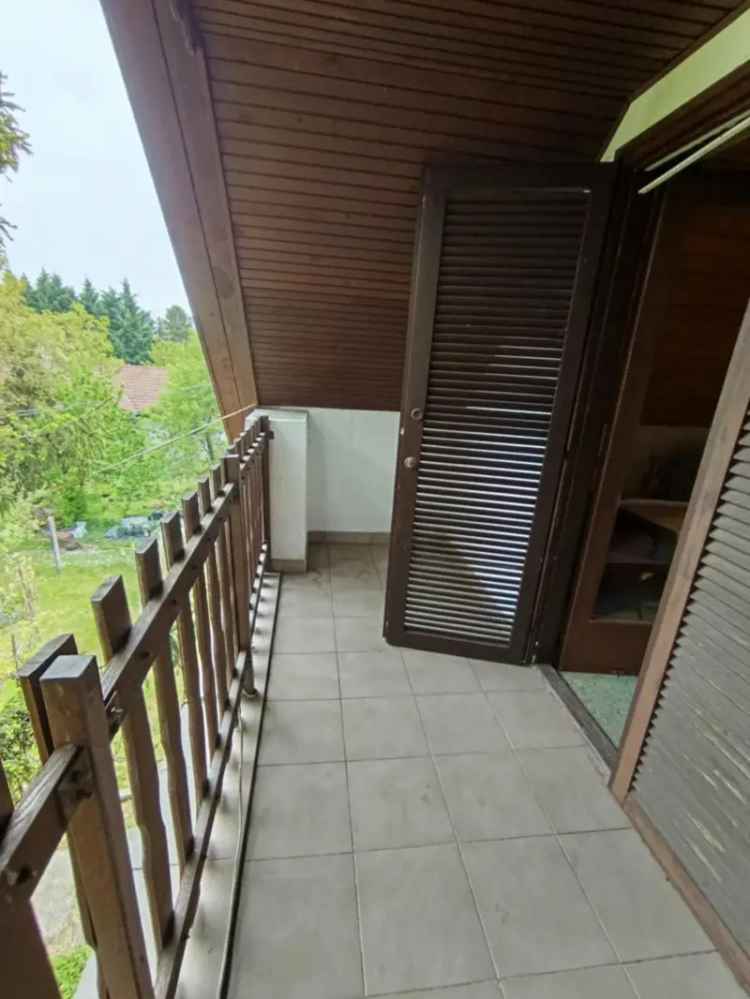 Pomázi nyaraló eladó nagy telekkel csendes környéken