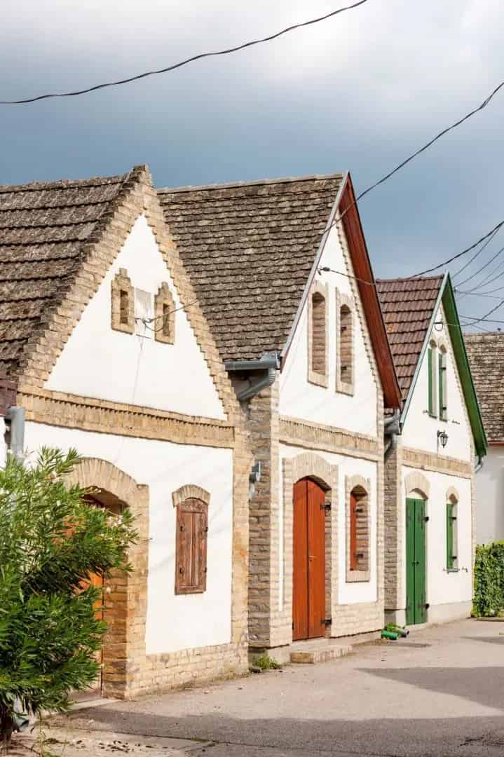 Hajos Pincesor 100m2 Pince Elado Epitesi Tervekkel